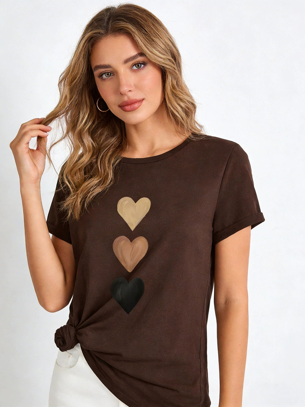 New summer short-sleeved t-shirt with heart-shaped round neck, fashionable and casual style for women